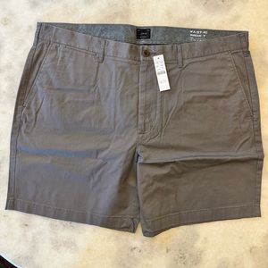 J Crew 7” Stretch Chino Short, Medium Gray, 40